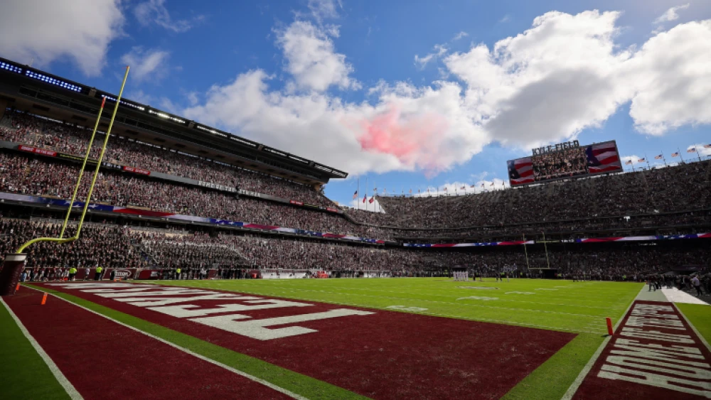Texas trooper who made contact with South Carolina players sent home ...