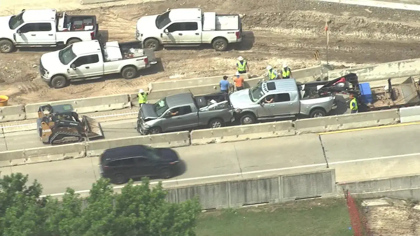 Multi-vehicle crash temporarily closes Creek Turnpike near 101st street in Broken Arrow