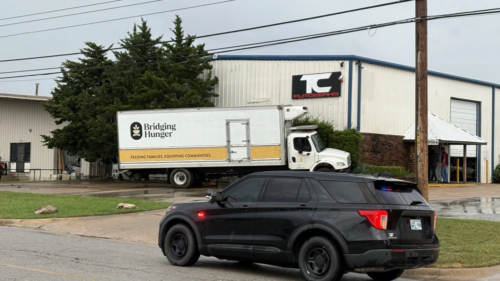 Box Truck Crashes After Driver Has Medical Emergency In Tulsa - NewsOn6.com