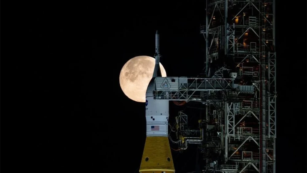 Moon Launch Code What to know about NASA's moon mission launching this week - NewsOn6.com