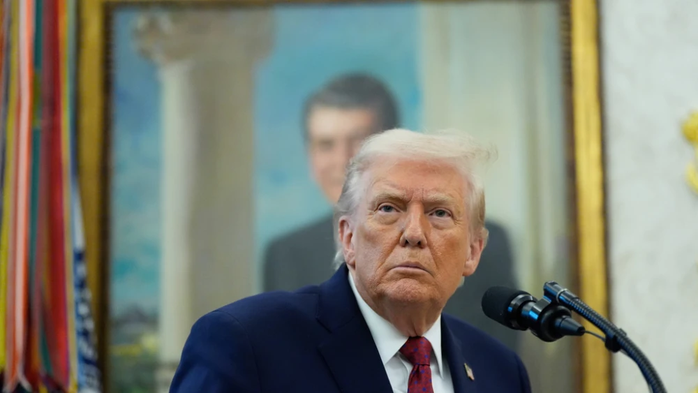 President Donald Trump speaks during a Mexican Border Defense Medal presentation in the Oval Office of the White House, Monday, Dec. 15, 2025, in Washington. (AP Photo/Alex Brandon)