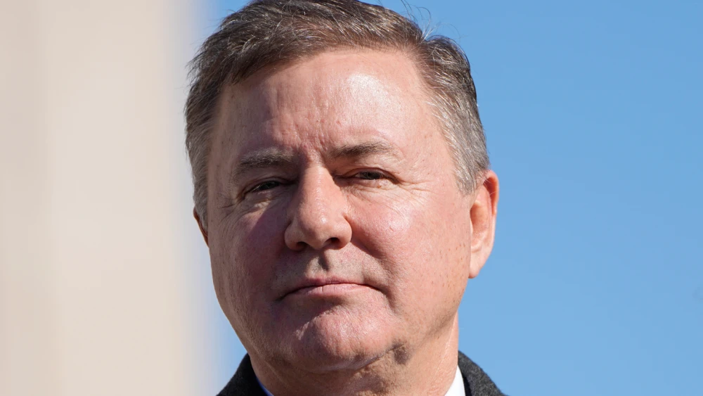 Oklahoma Attorney General Gentner Drummond urges Congress to adopt federal artificial intelligence safety standards while preserving states’ authority to regulate AI.