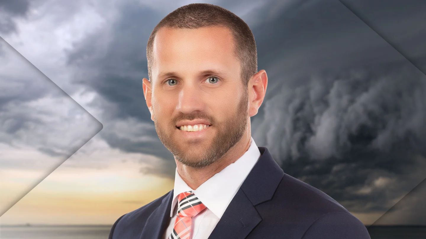 Aaron Reevey Aaron Reeves - Bio - Newson6.com
